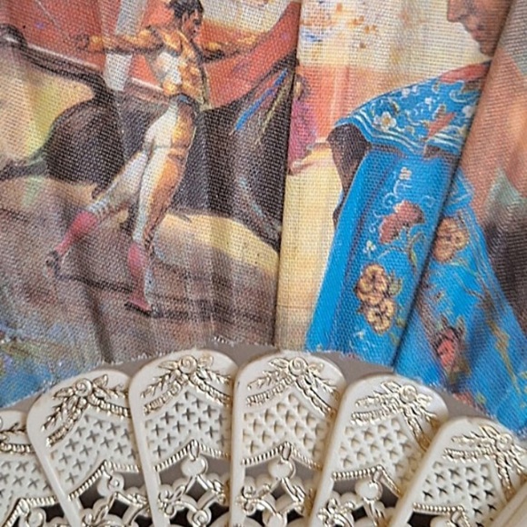 1990s Spanish Fabric Creme Colored Handheld Fan - Picture 6 of 12